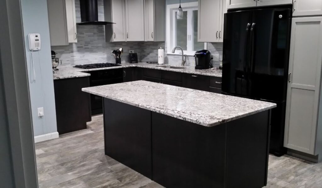 custo médio reforma cozinha preta e branca