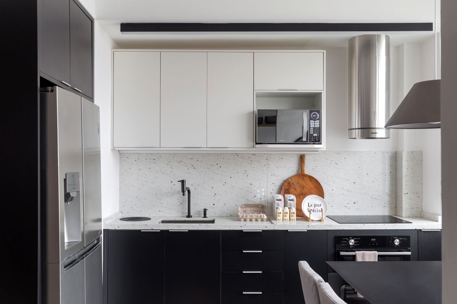 granito preto são gabriel ou quartzo branco para cozinha