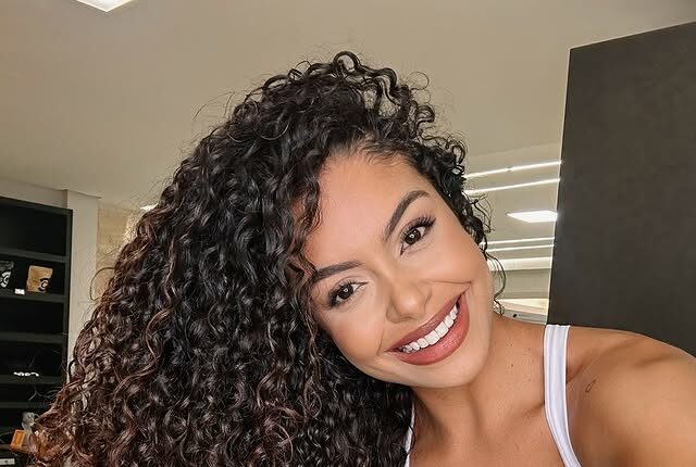 Guia Completo: Como Fazer o Cabelo Cacheado Crescer Mais Rápido e Saudável