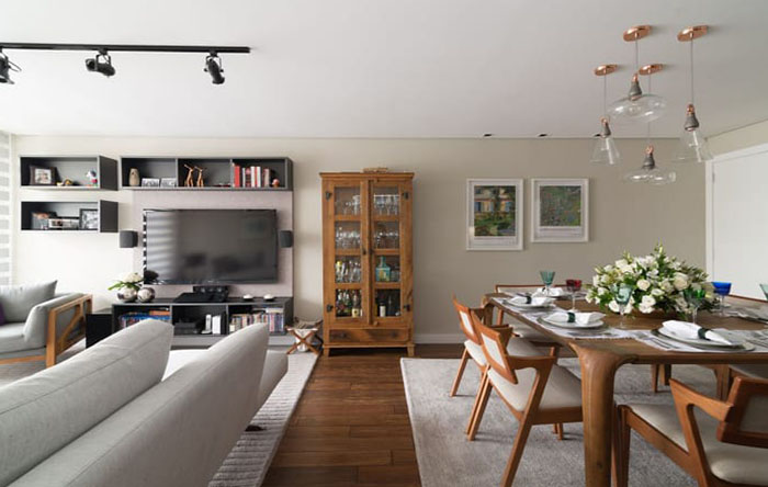 Cristaleiras de Madeira de Demolição: O Charme Rústico no Design Moderno