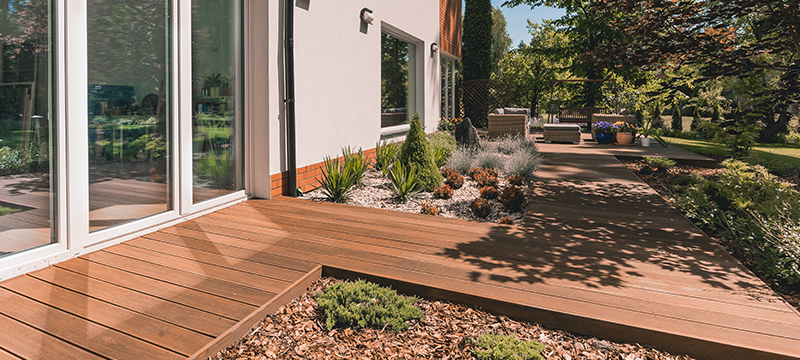 erros comuns ao instalar deck em quintal pequeno