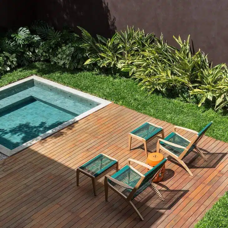 Deck de Madeira Plástica: Vantagens e Desvantagens para sua Área de Lazer