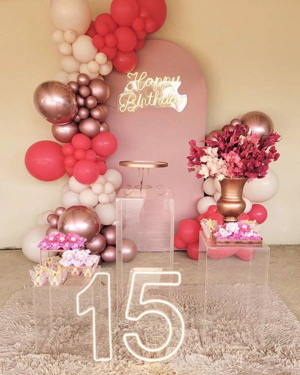 quanto custa decoração festa 15 anos simples