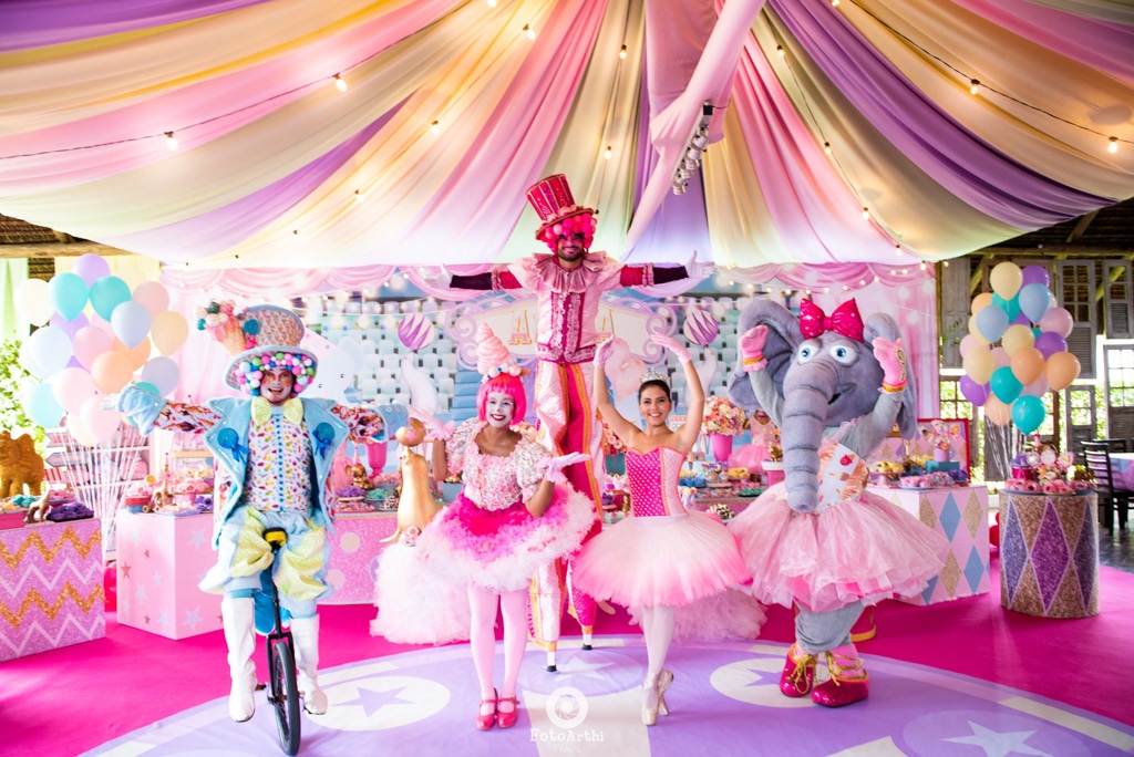 Decoração Circo Rosa DIY: Faça Você Mesmo com Estilo e Economia