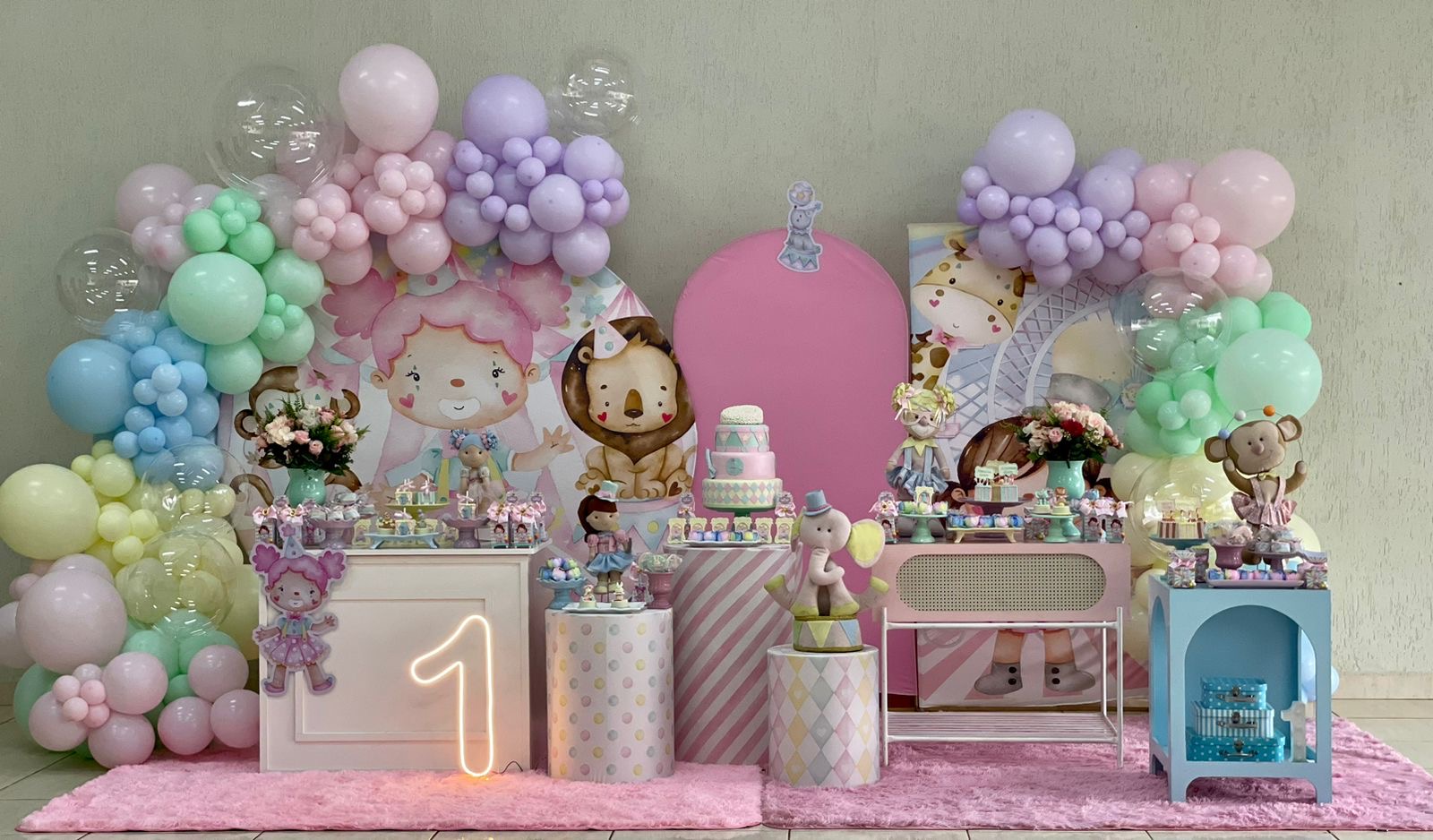 Decoração Circo Rosa DIY: Faça Você Mesmo com Estilo e Economia