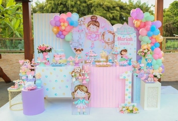 Paleta de Cores e Elementos Essenciais para uma Festa Circo Rosa Inesquecível