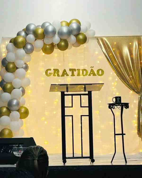 ideias de decoração com cortina para festa infantil
