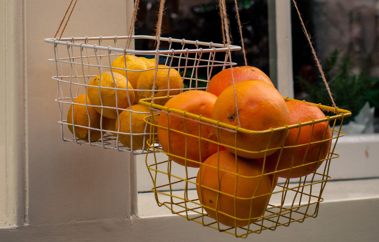 Dicas de organização: como conservar frutas na fruteira de parede