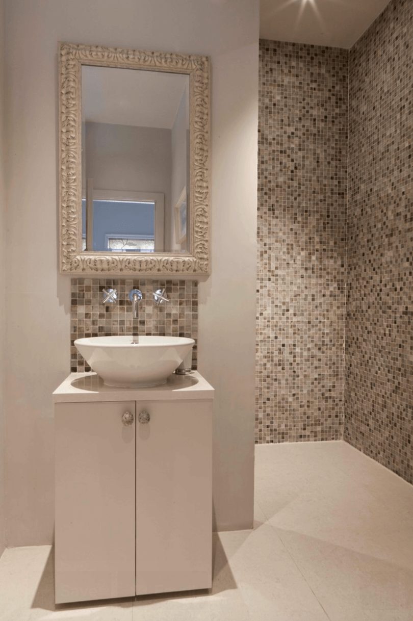 pastilha de vidro ou ceramica qual a melhor para banheiro