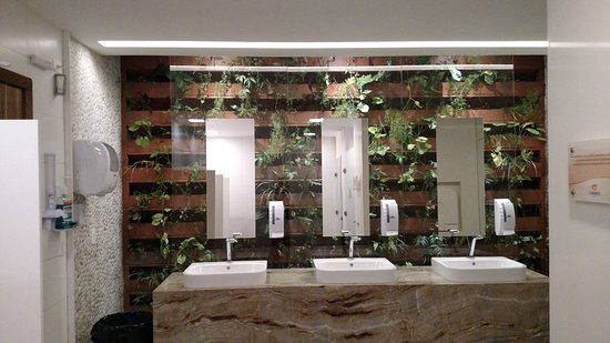 decoracao de banheiro de restaurante