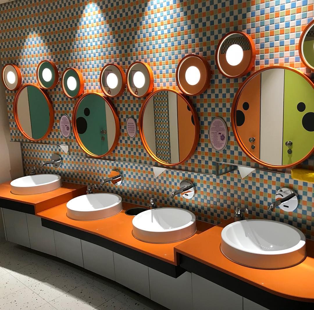 decoração de banheiro infantil escolar