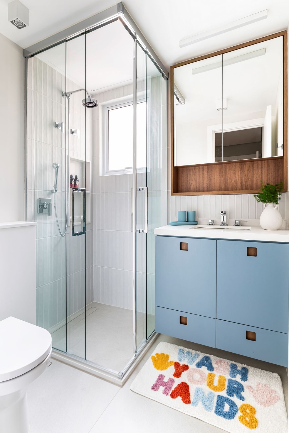 Banheiros pequenos: soluções inteligentes de design e organização