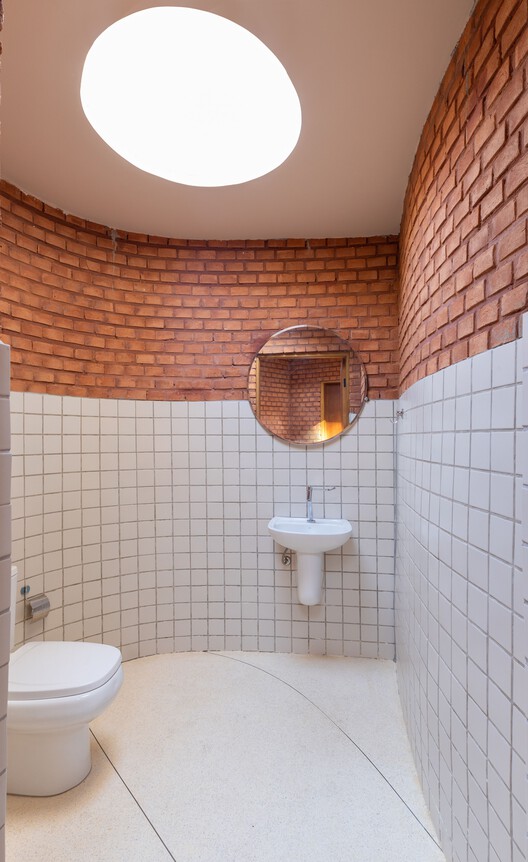 decoração de banheiro na igreja