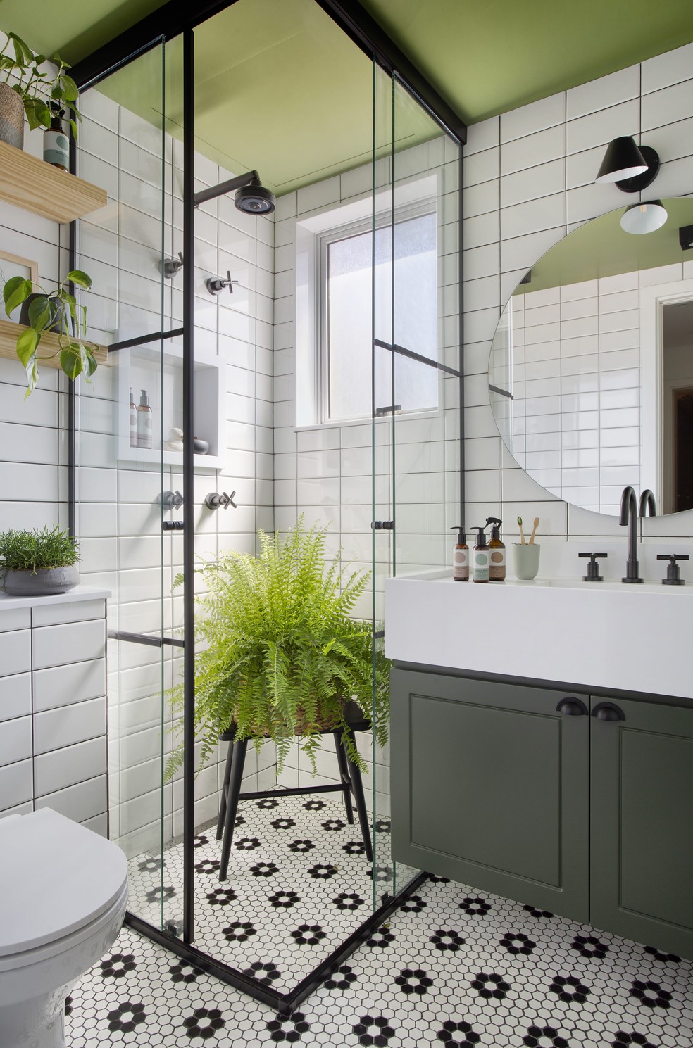 Preto Fosco na Decoração de Banheiros: Tendências e Aplicações