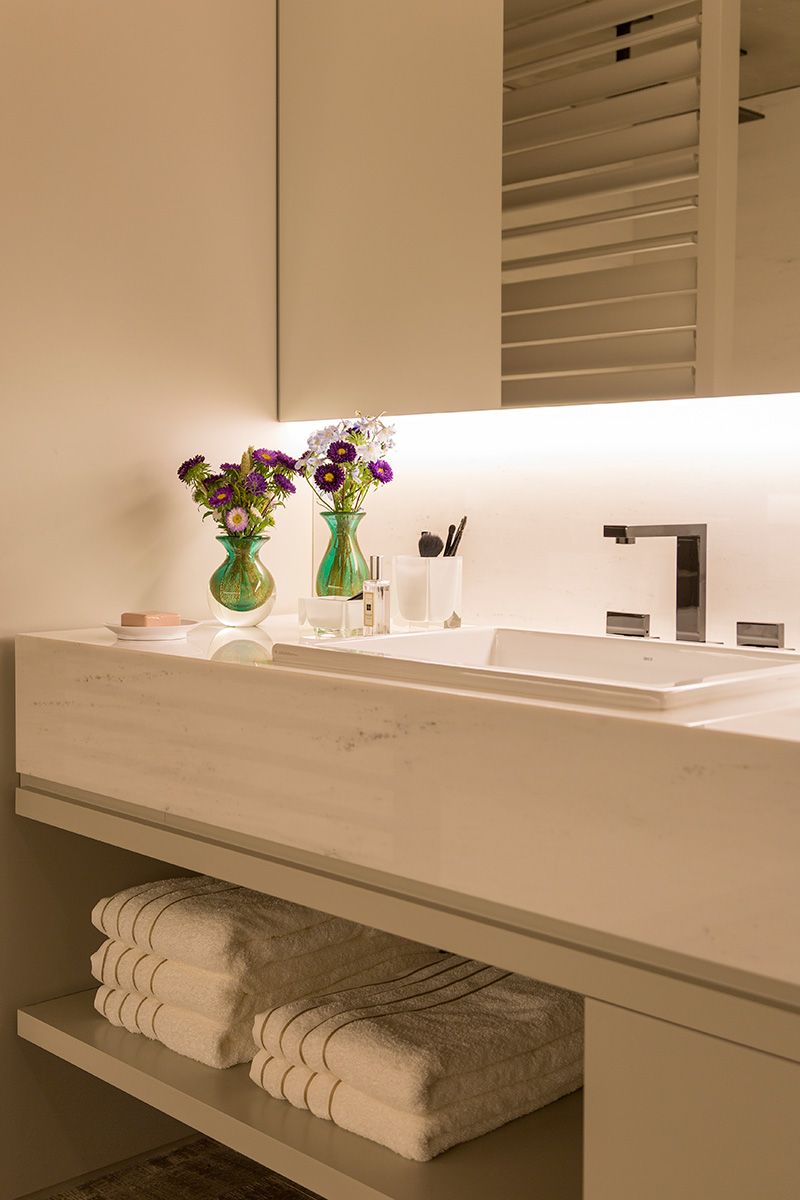 Maximizando o espaço: ideias criativas para banheiros pequenos