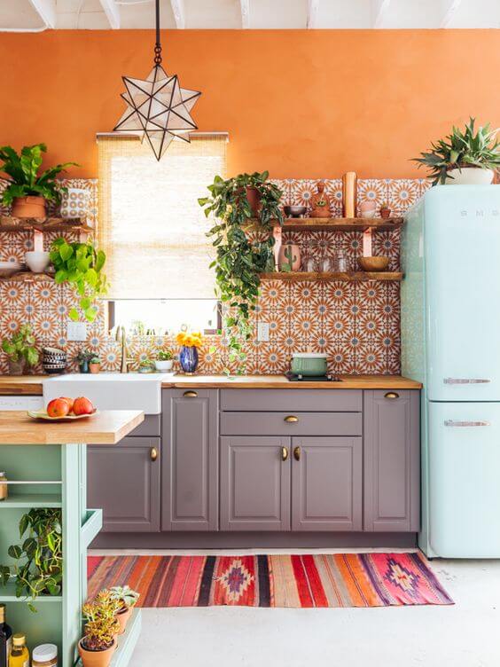 Os Melhores Móveis com Palha Indiana para uma Cozinha Boho Chic
