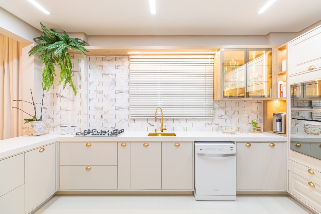Iluminação Perfeita para Cozinhas Pequenas: Dicas que Transformam o Ambiente