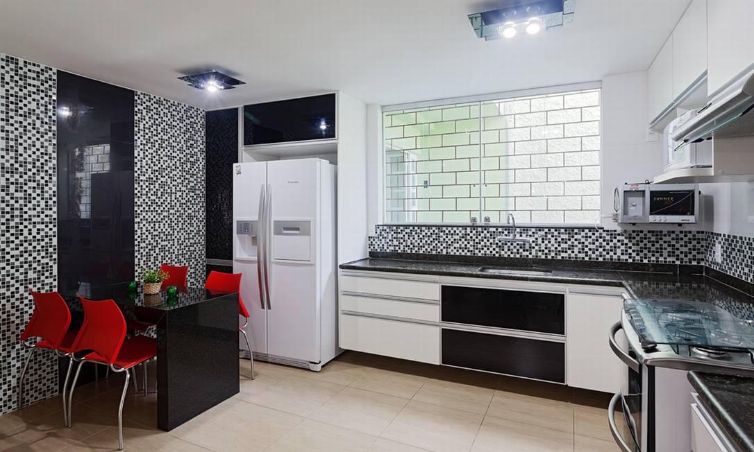 decoração de cozinha preto e branco