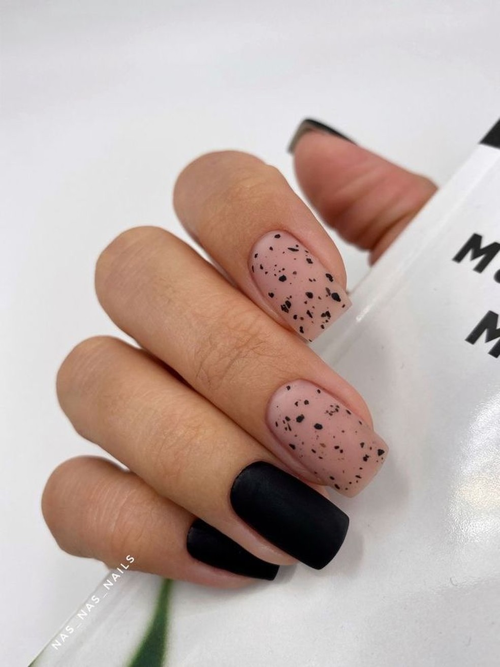 como fazer unhas de gel encapsuladas com glitter