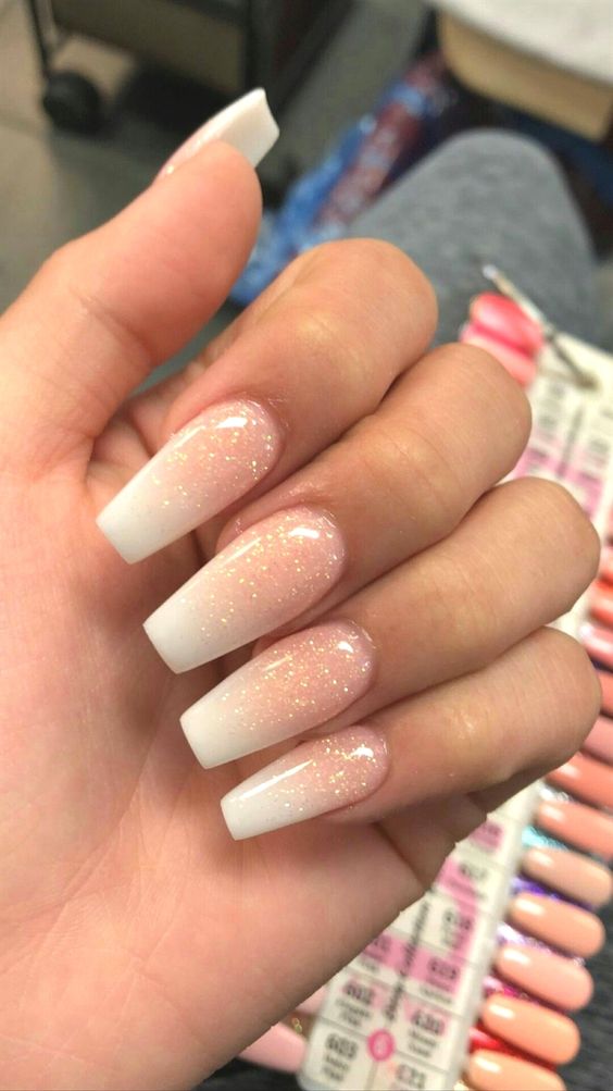 ideias de unhas de gel decoradas simples e elegantes