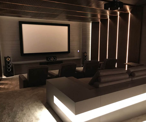 erros comuns ao montar home cinema