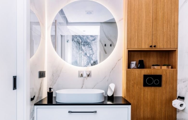 Transforme seu Lavabo com 7 Dicas de Decoração Simples e Baratas; Guia Completo: Como Escolher o Kit Lavabo Perfeito para sua Bancada; Revestimento para Lavabo: 5 Ideias Criativas para Renovar sem Quebra-Quebra; Plantas no Lavabo: As Melhores Espécies para Ambientes Úmidos e Escuros; Iluminação e Espelhos: Truques para Ampliar e Aconchegar seu Lavabo Pequeno