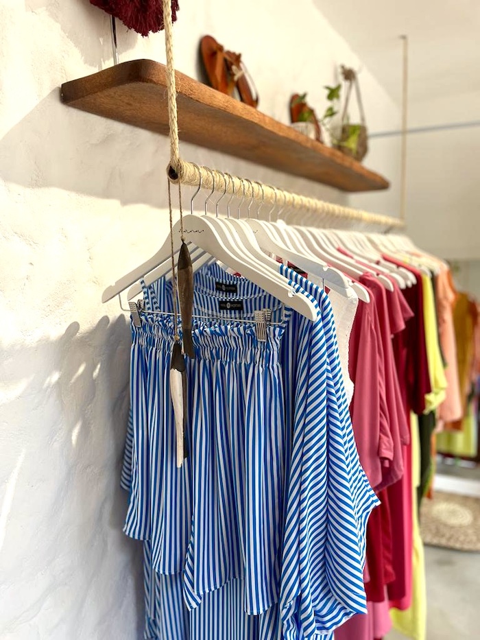 iluminação led provador loja roupa pequena