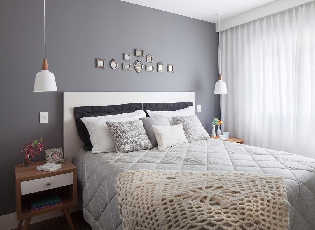 como usar papel de parede cinza no quarto