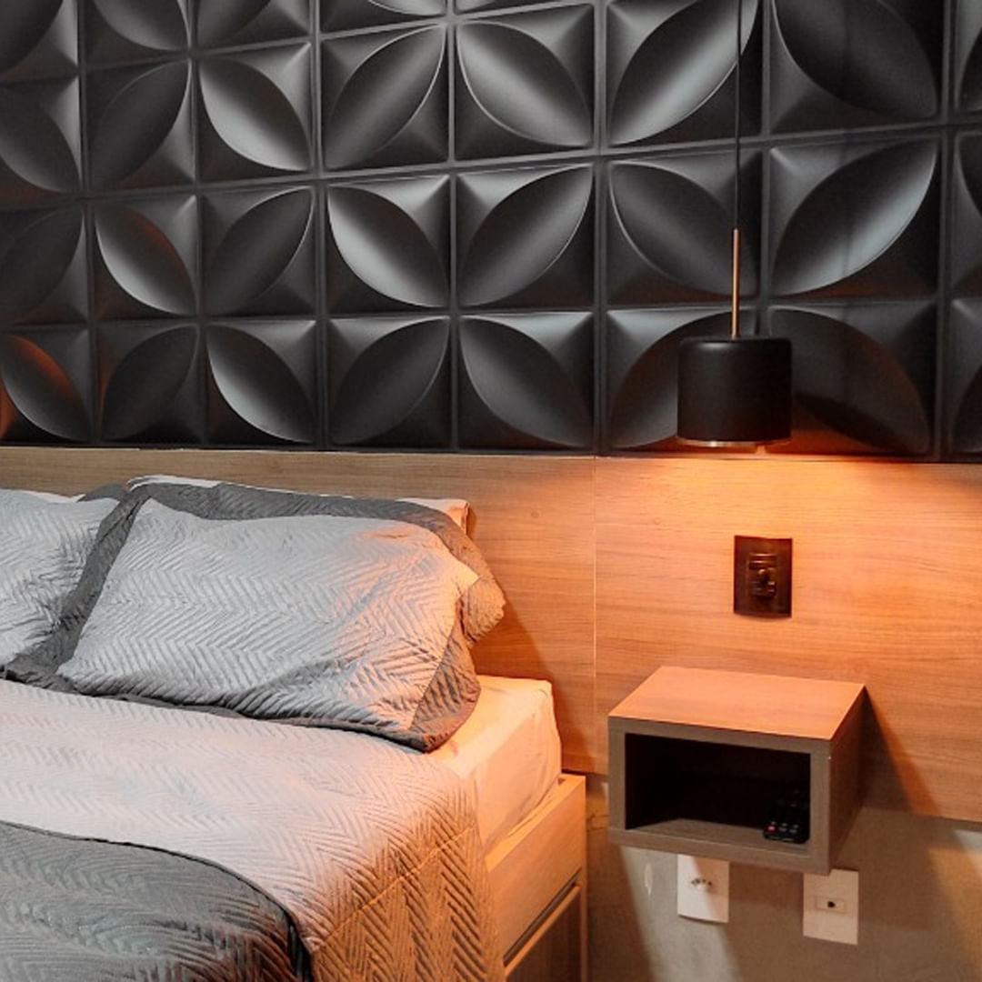 Placas 3D de Gesso vs. PVC: Qual a Melhor para o Seu Quarto?