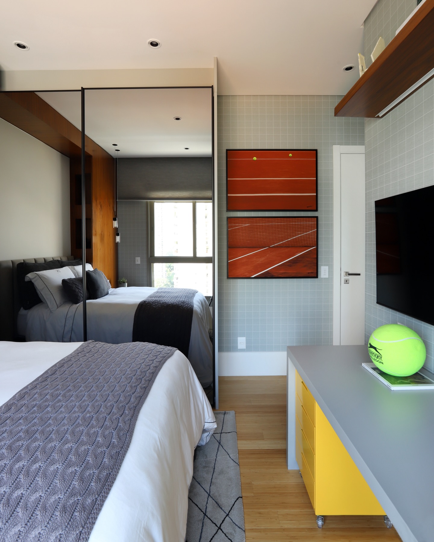 A Importância da Iluminação no Quarto de Solteiro Masculino