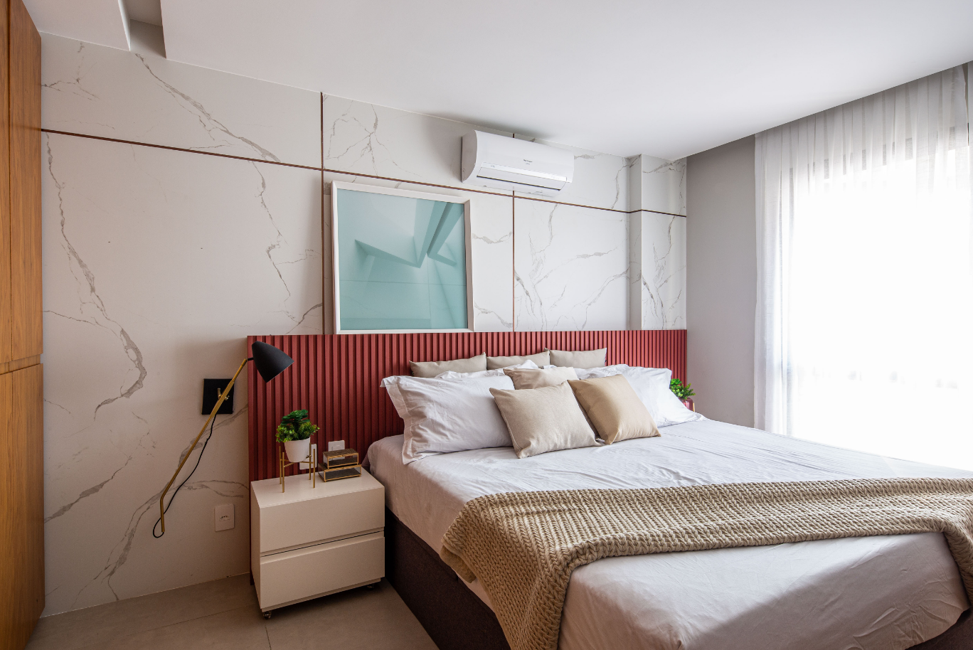 Iluminação e texturas: Como criar um ambiente acolhedor no seu quarto OBX