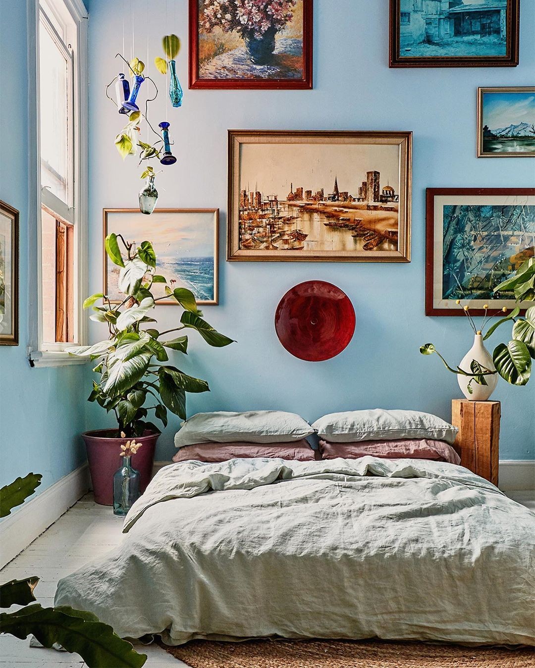 Como escolher e combinar quadros decorativos para o quarto perfeito