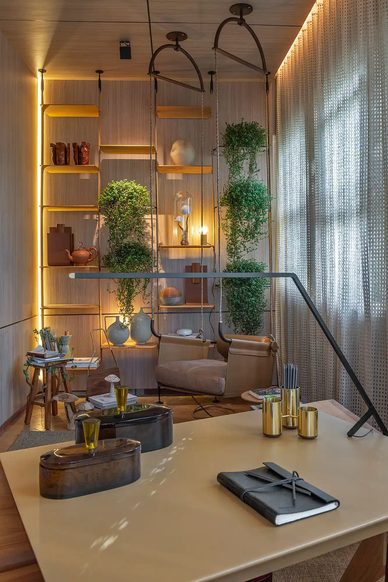 erros comuns ao decorar sala com plantas pendentes