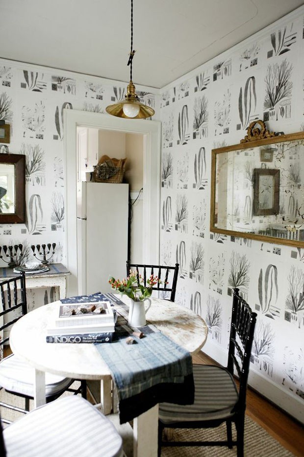 Transforme Sua Sala: Dicas de Papel de Parede para Ampliar e Iluminar o Espaço