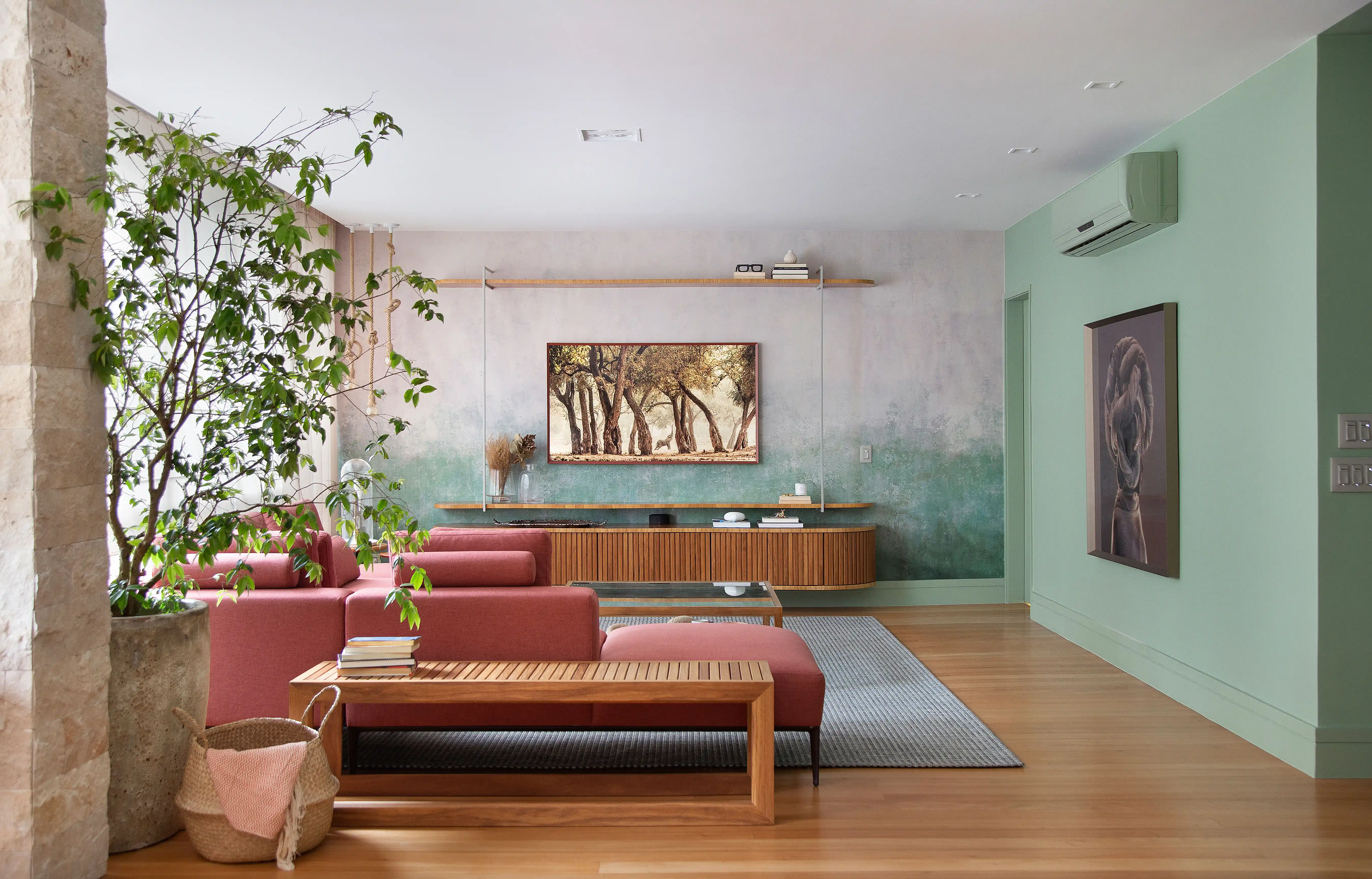 Transforme Sua Sala: Dicas de Papel de Parede para Ampliar e Iluminar o Espaço