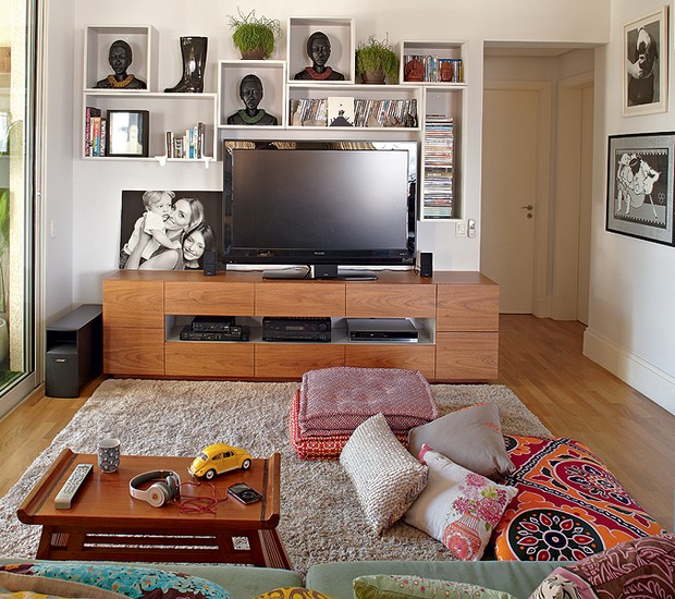 Objetos Decorativos para Rack: O Que Usar para um Toque Pessoal