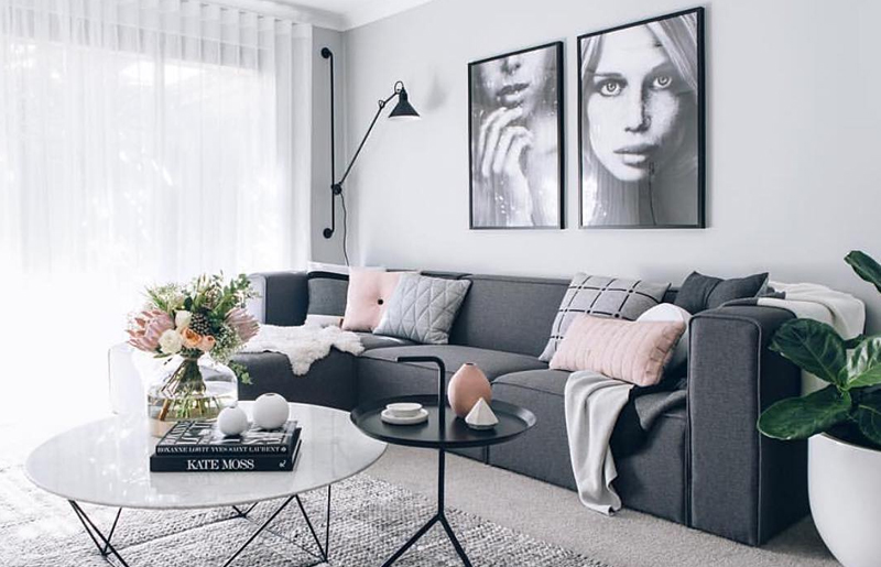 Transforme Sua Sala: Os Melhores Acessórios para Sofá Cinza