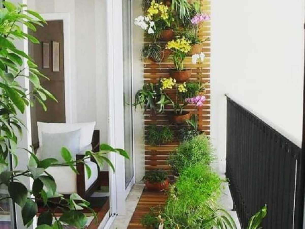 decoração de varanda pequena com plantas