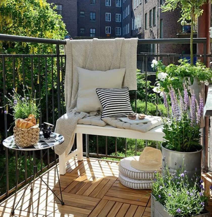 decoração de varanda pequena com plantas