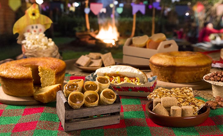 ideias de decoração festa junina no quintal com materiais reciclados