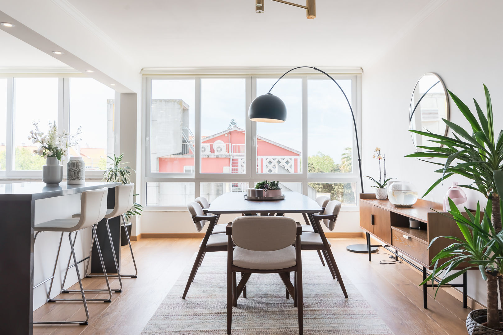 erros comuns ao decorar estilo mid century