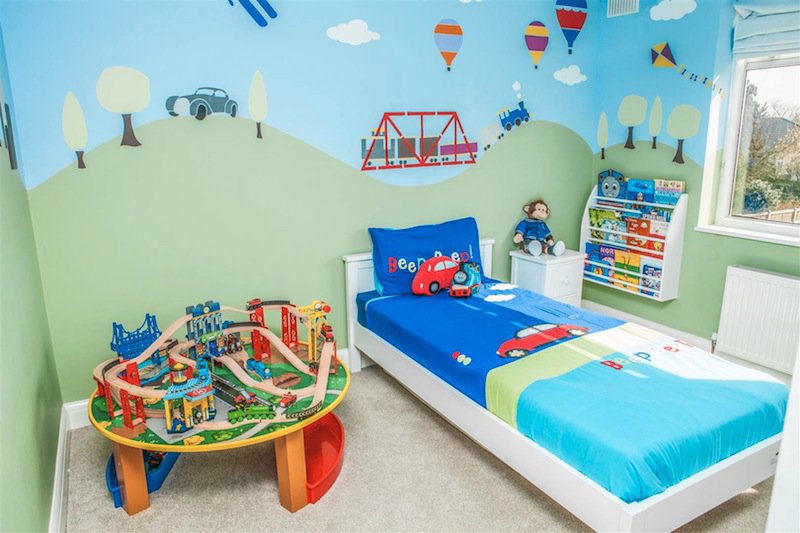 quarto de menino com tema espacial