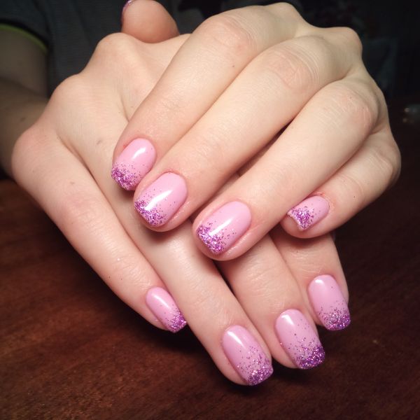 ideias de unhas decoradas rosa para casamento