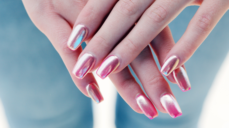 erros comuns ao fazer unhas decoradas rosa em casa