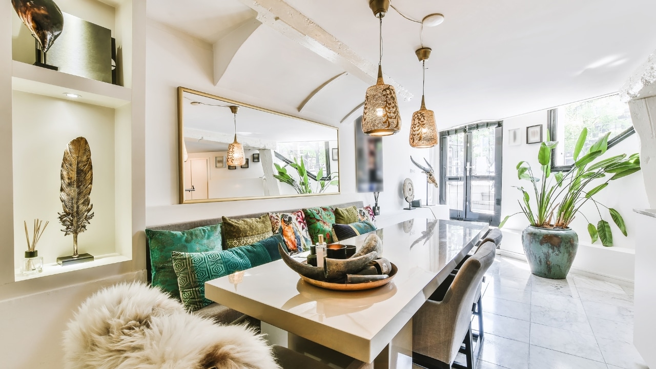 erros comuns ao usar espelho na sala e como evitar