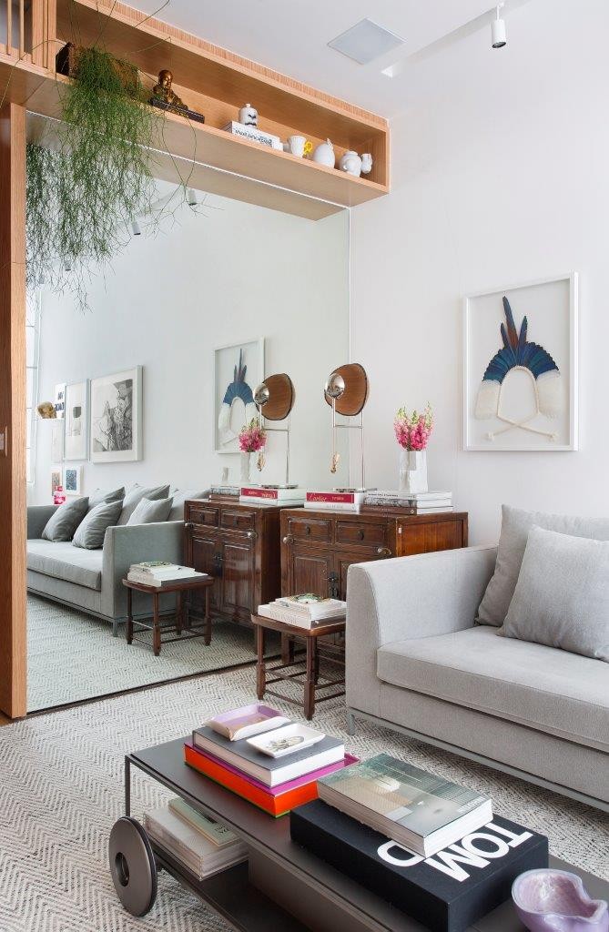 10 ideias de decoração de sala com espelho orgânico