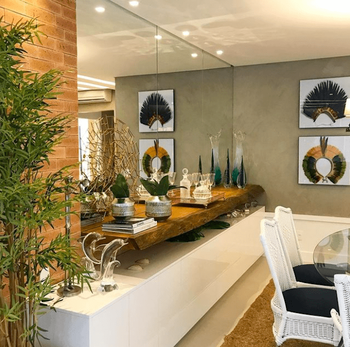 10 ideias de decoração de sala com espelho orgânico
