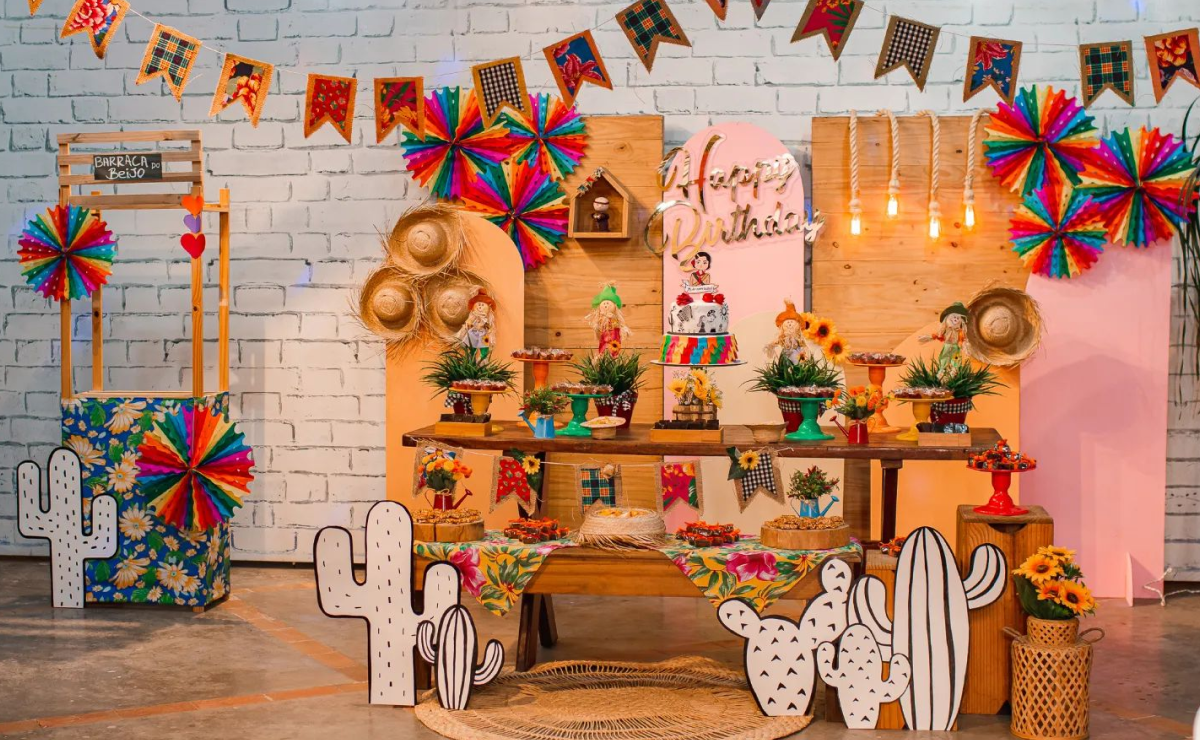 materiais para decorar bandeirinhas de festa junina