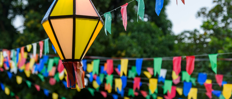 ideias de decoração com bandeirinhas juninas
