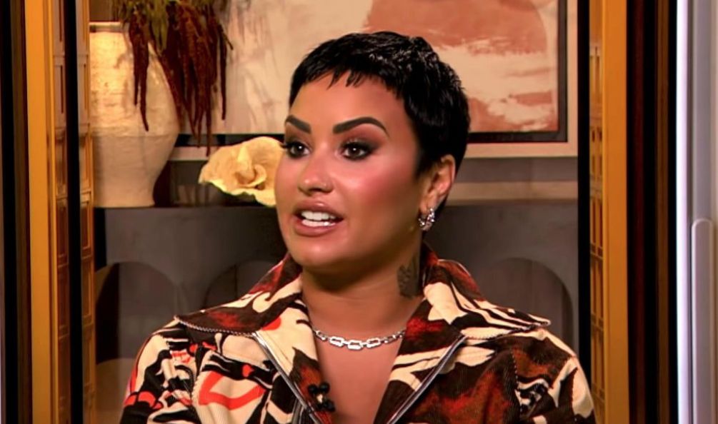 Como o cabelo curto de Demi Lovato inspirou a liberdade pessoal